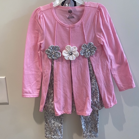 Toddler Outfit - Picture 3 of 3